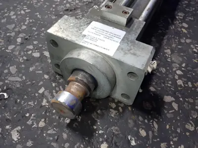 USED REO M40608