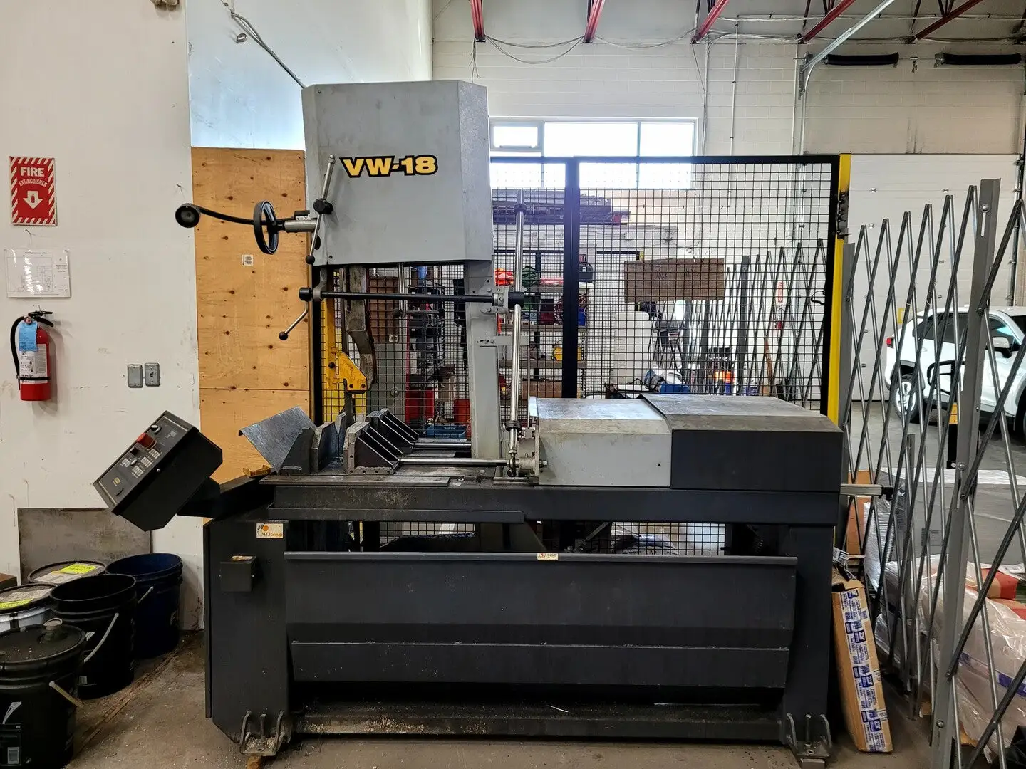 Used 2016 HYD-MECH VW18 Vertical Band Saws British Columbia CA | Lenmark #913329