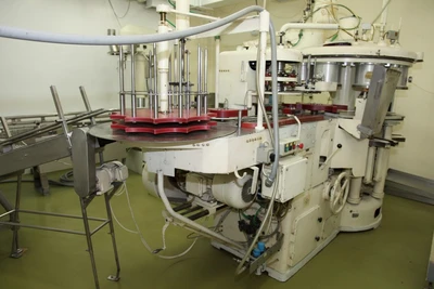 _UNKNOWN_ 1.8/2.5 kg Filler Can | Perry Equipment (7)