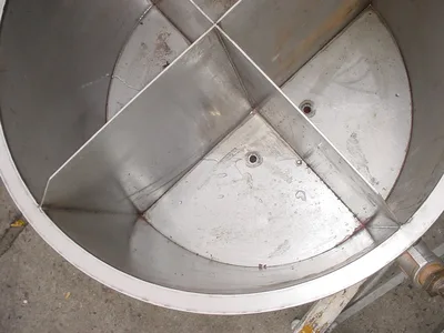 USED FOUR COMPARTMENT TANK 40 GALLON