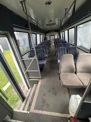 USED 2009 FREIGHTLINER M2 106