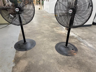 Used CENTRAL MACHINERY 30" PEDESTAL HIGH VELOCITY SHOP Fans North Carolina US | MachineryMax #1353502