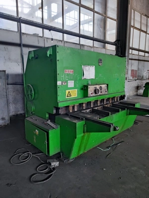DIGEP Guillotine Shear, good used condition, visible under power