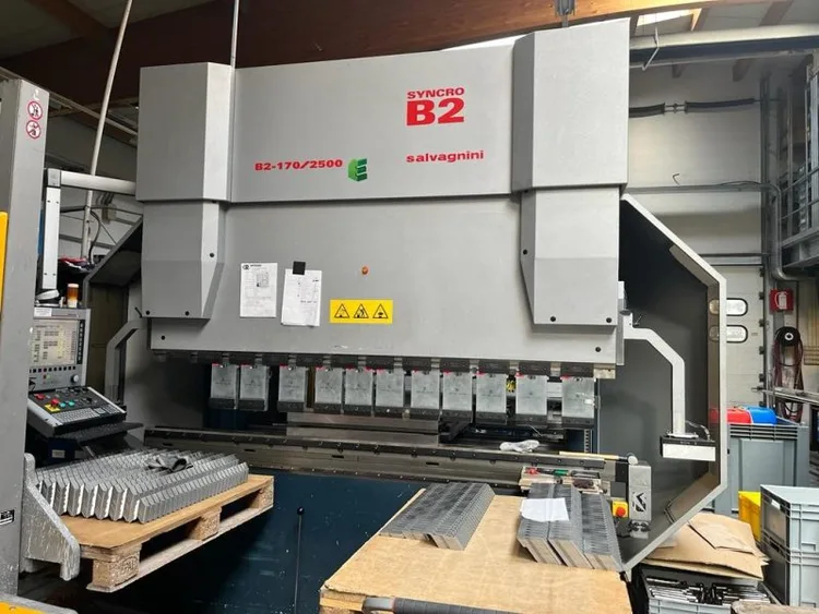 Used SALVAGNINI SYNCRO B2 170/2500 Press Brakes | Mac-Tech #400915
