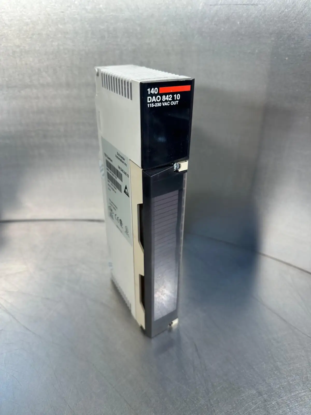 USED Schneider 140-DAO-842-10