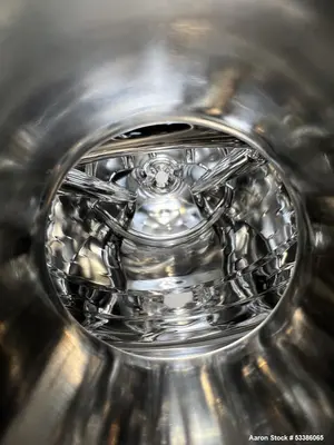 Used High-Quality 27.2 Gallon Vertical Stainless Steel Tank – Jacketed