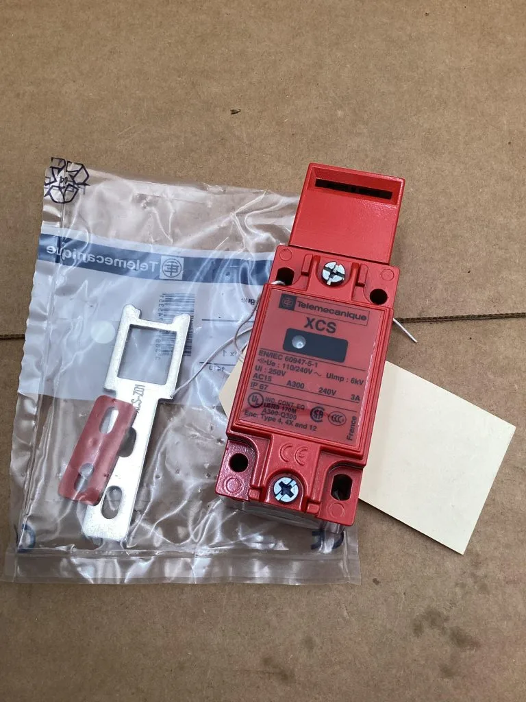 USED TELEMECANIQUE XCSA723