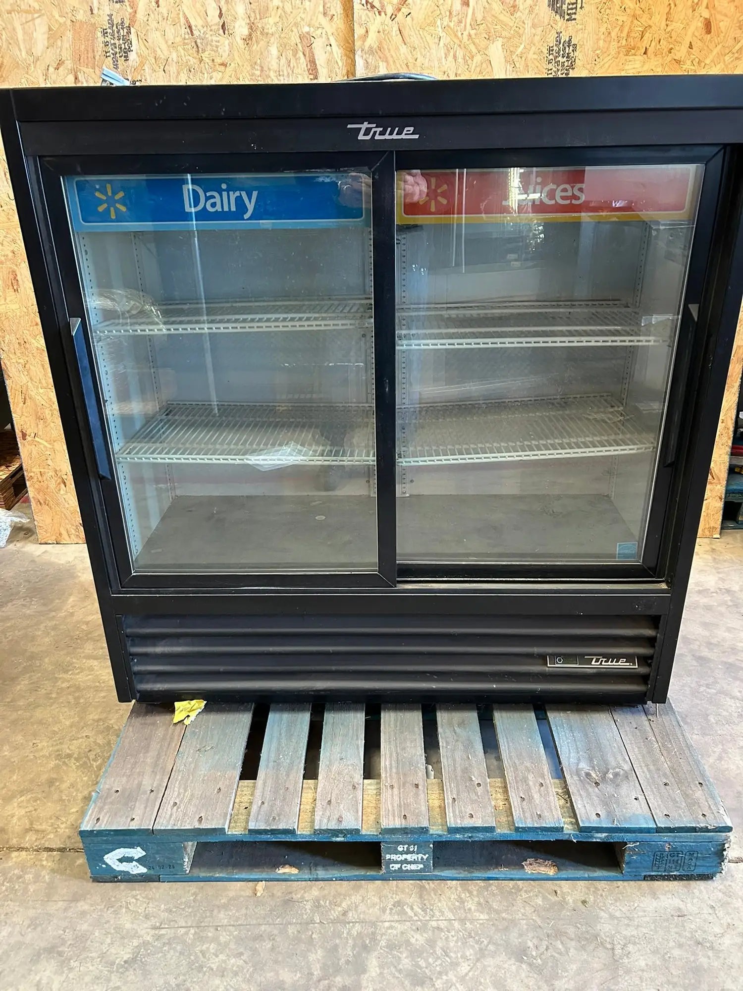 True GDM-41SL-48-HC-LD 46” Refrigerator Merchandiser, 2 Sliding Glass Doors 115v