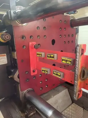 2007 NISSEI FNX80-12A Injection Molding Horizontal/Vertical | Machinery Network (7)