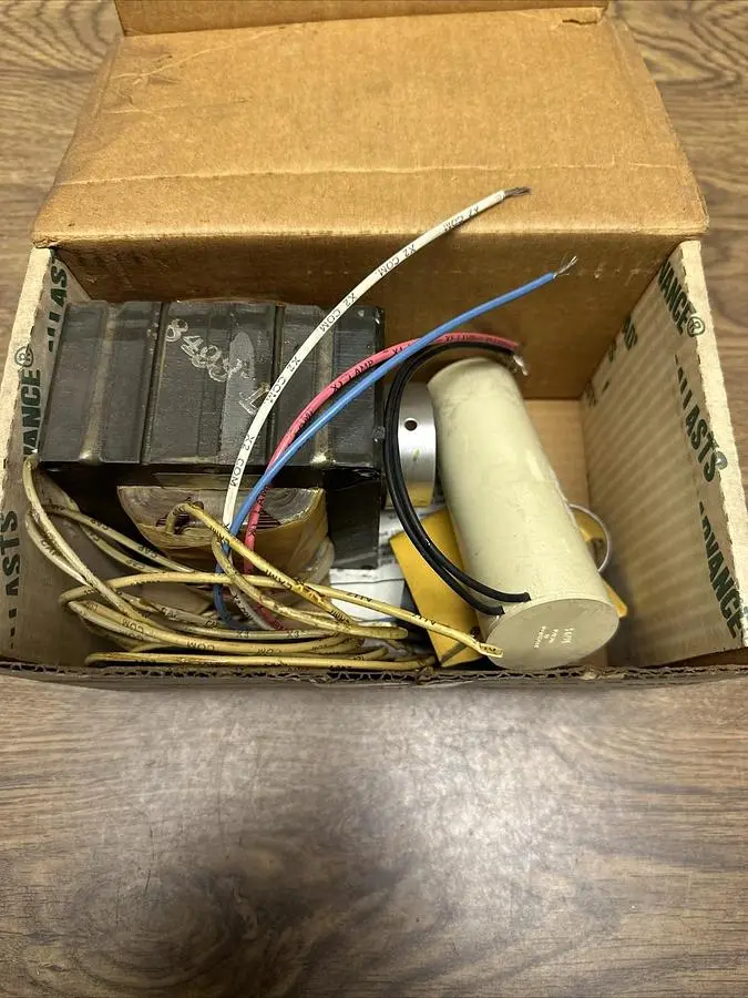 New | in-Stock ADVANCE 71A8473-001D Lighting Ohio US | Surplus Asset Holdings #1234761