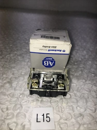 NEW Allen-Bradley 800T-N330
