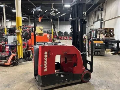 Used RAYMOND 425C50TT 3-Wheel Stand up Electric Counterbalance Forklifts Illinois US | Somerset Equipment Sales #1546278