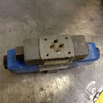 USED VICKERS DG4V36CMP7H750JA100