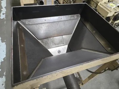 (1) Auger Hopper