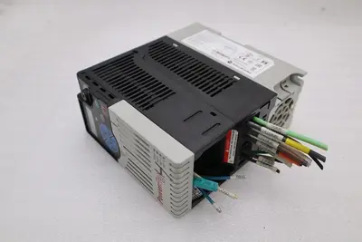 USED ALLEN BRADLEY 25B-D2P3N104 POWERFLEX 525 SER. A 1.0HP 25BD2P3N104 #H1820
