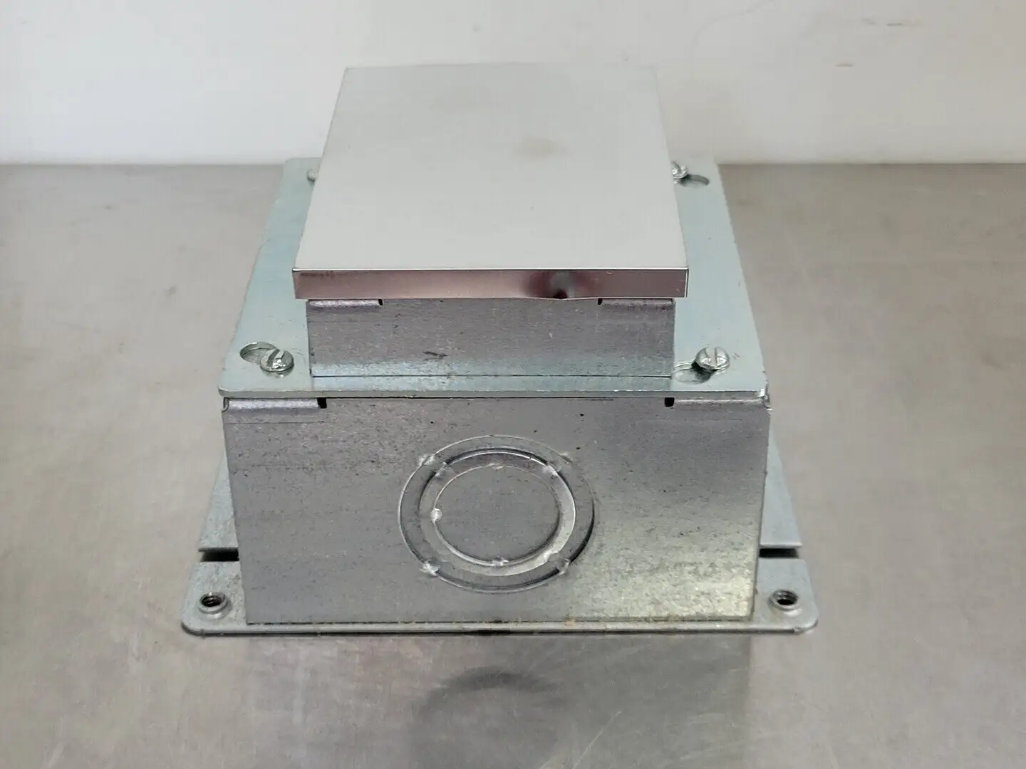 NEW HUBBELL 6256
