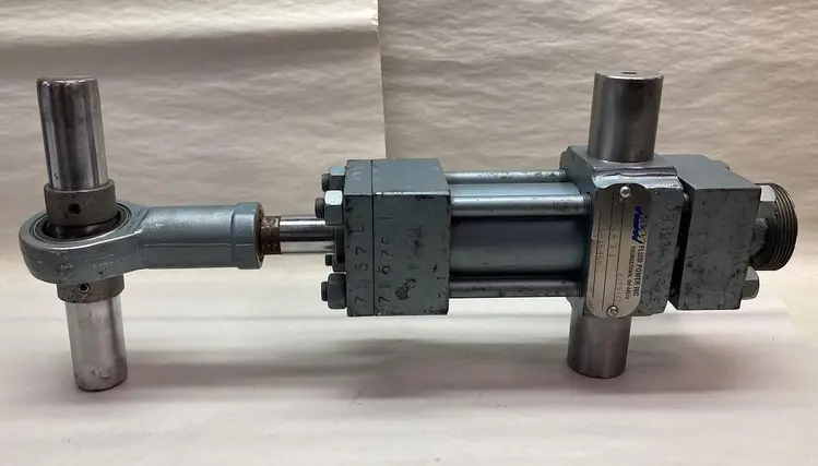 Used R&M 375A-16964 Hydraulic Cylinders Ohio US | Surplus Asset Holdings #1247684