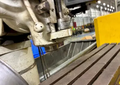 2 HP BRIDGEPORT SERIES I VERTICAL RAM TYPE MILL: YOBRO #24807