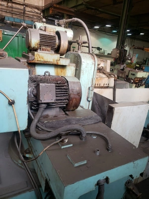 TOS Universal Cylindrical Grinder