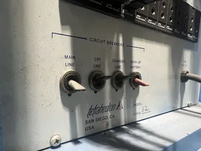 USED TETRAHEDRON TETRAHEDRON  PRESS