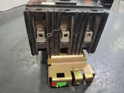 20 Amp, 3 Pole, 120/240 volts Circuit Breaker
