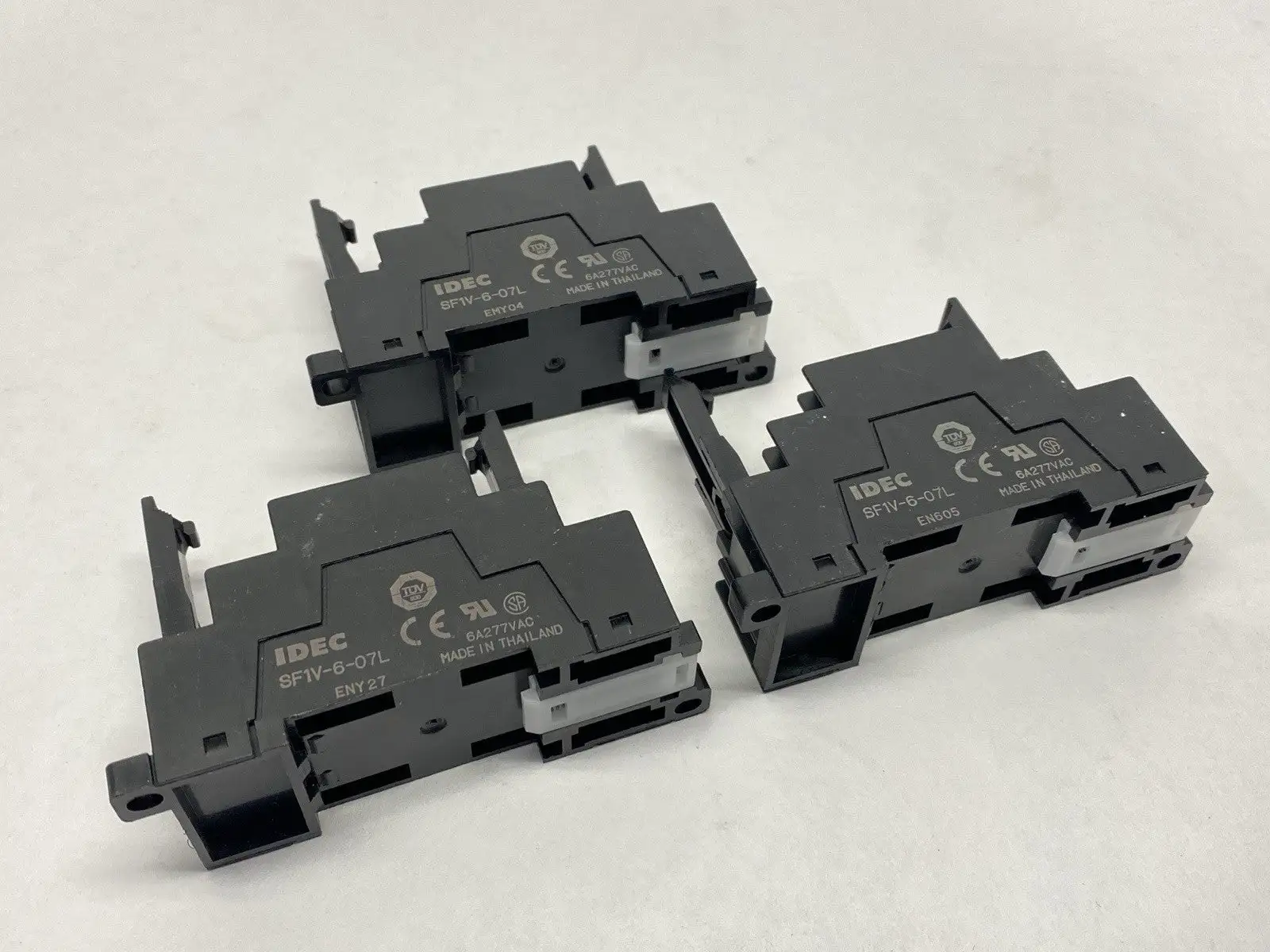 USED IDEC RELAY SOCKET 6A 277VAC LOT OF 3