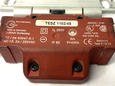 USED SCHMERSAL HINGE SAFETY SWITCH 250V