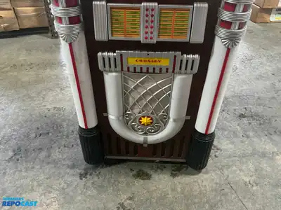 Crosley jukebox on wheels model#CR1704A-WM 21V