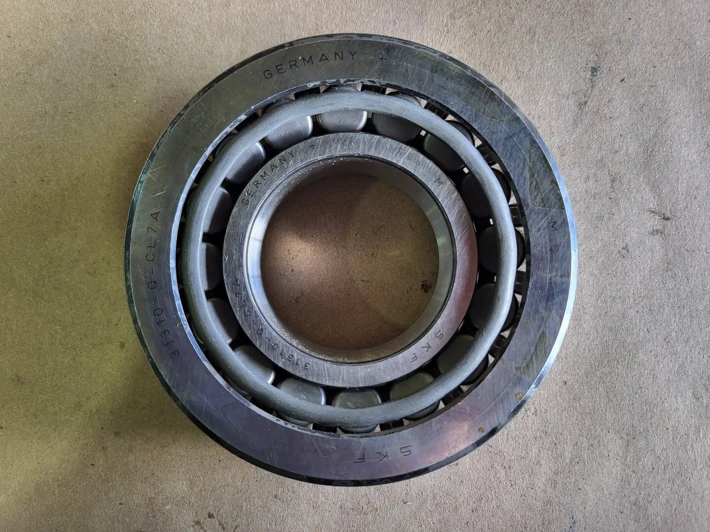 NEW SKF 31310 J2/QCL7A