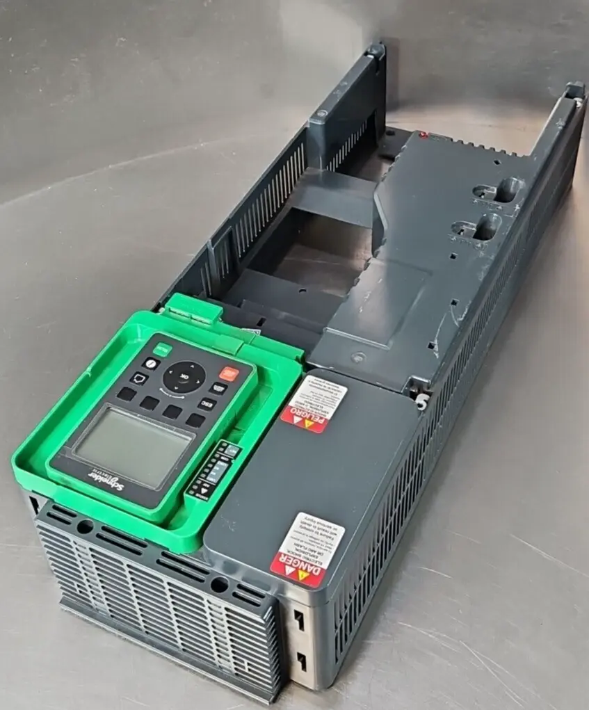 Schneider ATV930D45N4 / VW3A1111 Case and Graphic Display (BIN441)