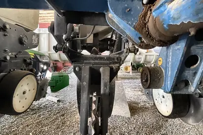 Used 2010 KINZE 3650 Planters Virginia US | Proxy Equipment #1385349