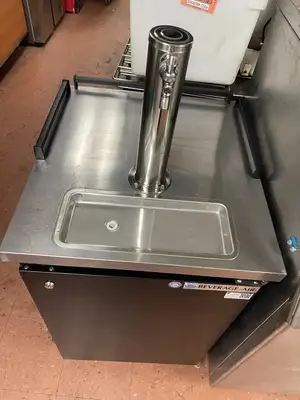 Used Beverage Air Used Beverage-Air BM23HC-B-WINE Kegerator Wine Dispenser 1/2 Keg Capacity 120V Beer Equipment Illinois US | Falcon Restaurant Supply #1375719