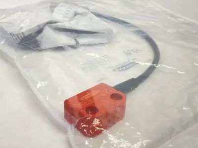 New | in-Stock Banner Engineering RFID Safety Switch Coding Low Single PNP 806407 Proximity Sensors Michigan US | Maverick Industrial Sales #1420740