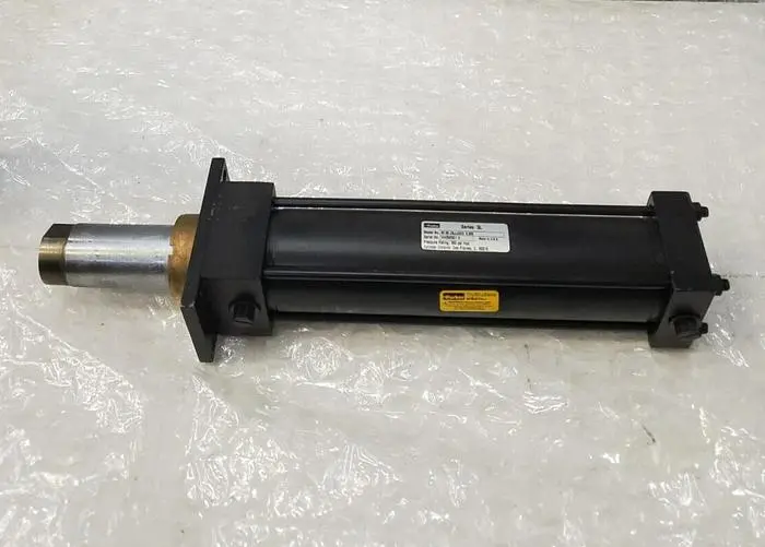 PARKER SERIES 3L 02.50 J3LLUS23 9.000 HYDRAULIC CYLINDER