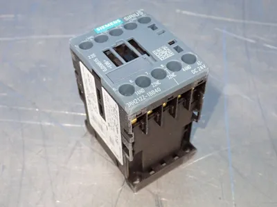 NEW SIEMENS 3RH21221BB40