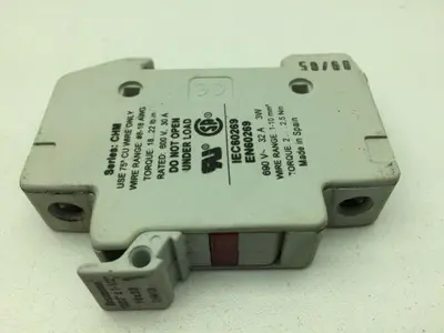 Bussmann CHM1DI Fuse Holder 600V 30A 3W Lof of 8