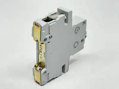 Used BBC S221K4A Circuit Breakers Michigan US | Maverick Industrial Sales #1453093