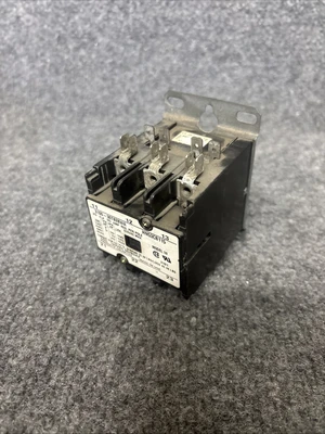 Used TYCO 3100-30T828WA PLC Contactors California US | Davliegogo LLC #1705921