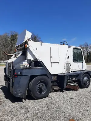 USED JOHNSTON 4000 SWEEPER TRUCK