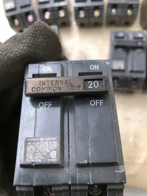 GE 20A 2 Pole Miniature Circuit Breaker 120/240VAC -Lot of 14