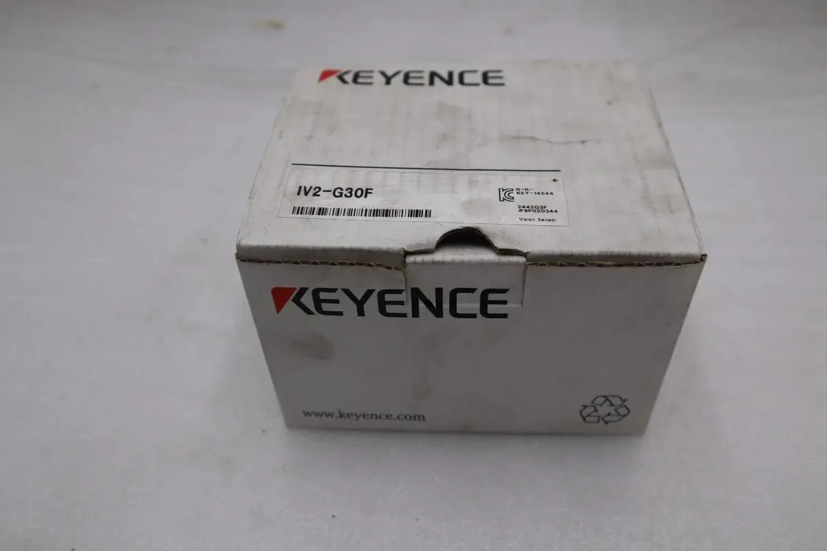 KEYENCE VISION SENSOR AMPLIFIER  IV2-G30F NEW IN BOX STOCK GF-95