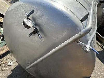 825 Gal. Brite Tank