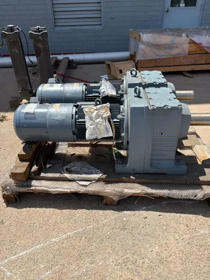 USED SEW-EURODRIVE R137 CV160M4/BM/TF/V/AV1H