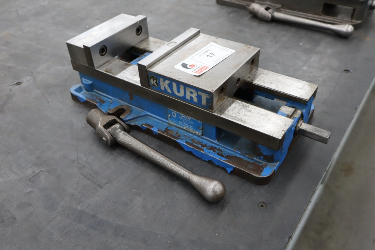 Used KURT WORKHOLDING SOLUTIONS D688 Vises Minnesota US | Machinesused.com #1505722