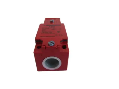 NEW TELEMECANIQUE XCSA703 SAFETY SWITCH