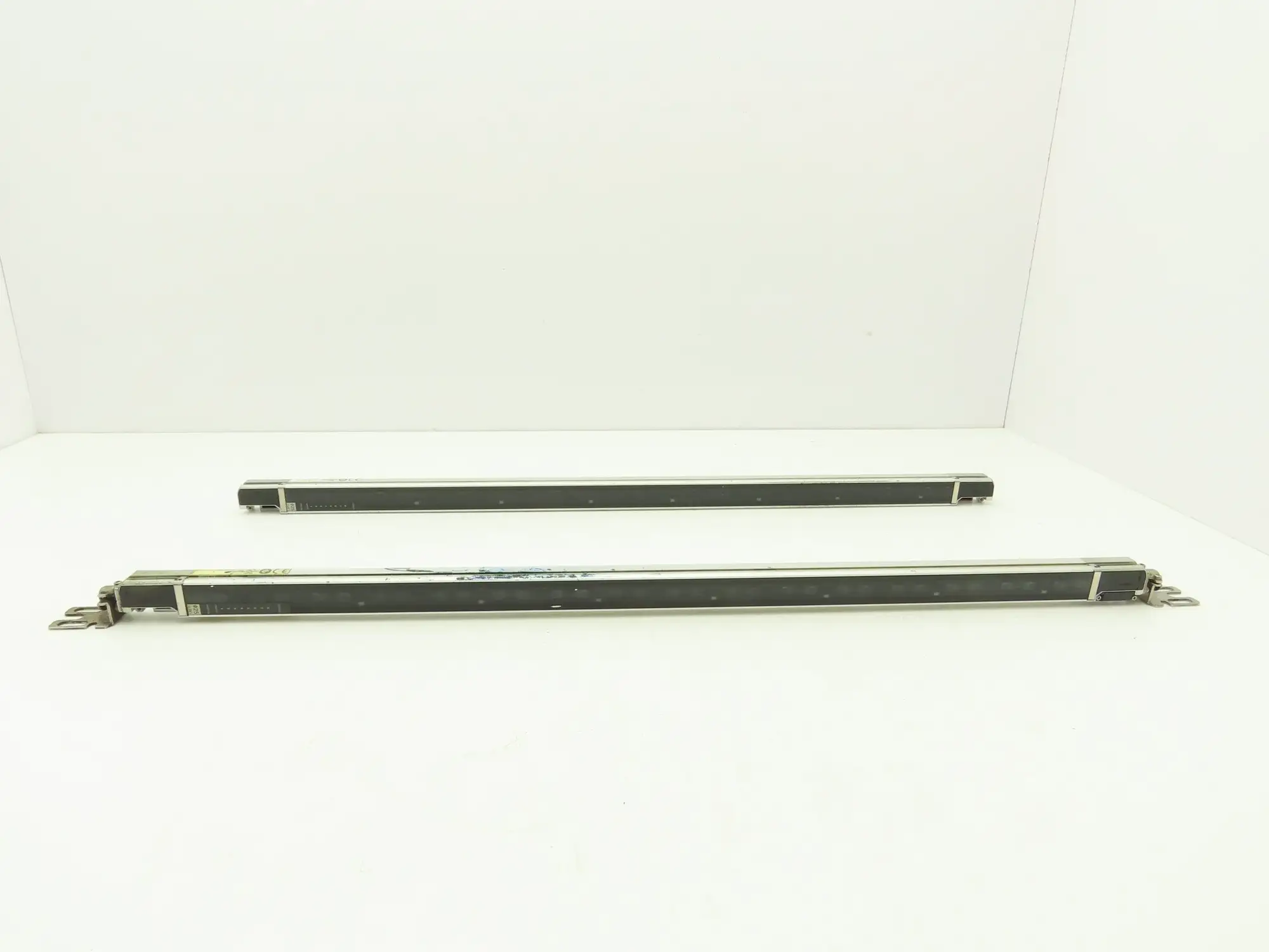 Keyence SL-C36H-R | SL-C36H-T Light Curtain Transmitter Receiver Set 700mm 24VDC