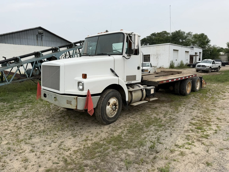 Used 1995 VOLVO _UNKNOWN_ Flatbed Trucks Michigan US | Miedema Asset Management Group #1372465