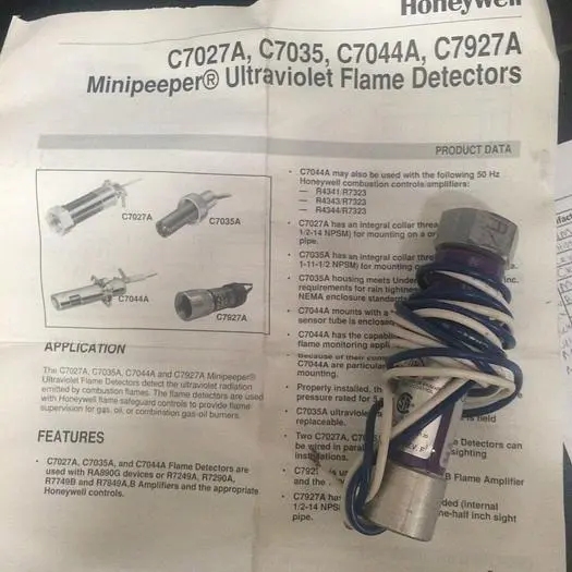 Ultraviolet flame detector