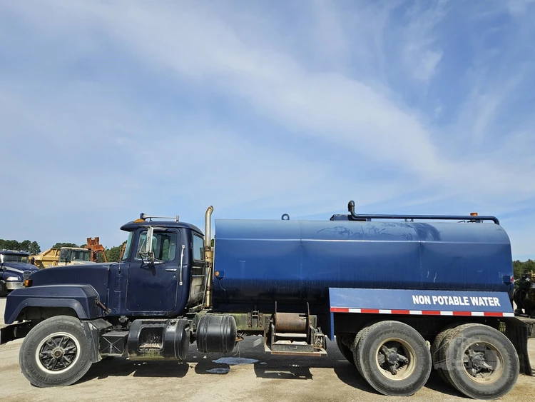 Used 1997 MACK RD690S Water Trucks North Carolina US | Southeastern Equipment Corp #1467791