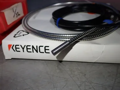 NEW KEYENCE EH305S
